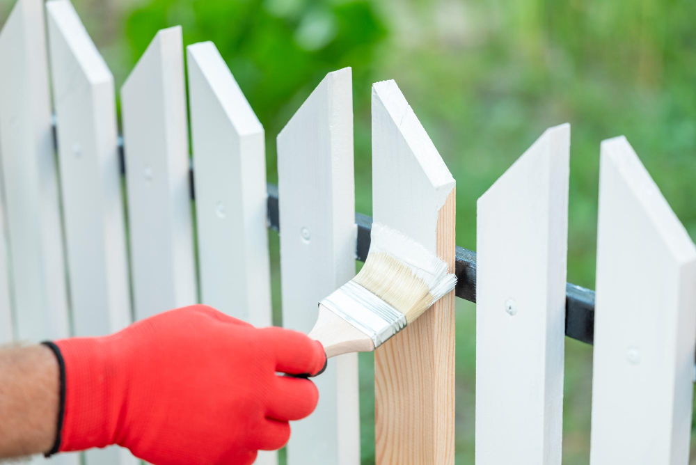 Top Benefits of Choosing Fence Painting Services in Melbourne for Your Home